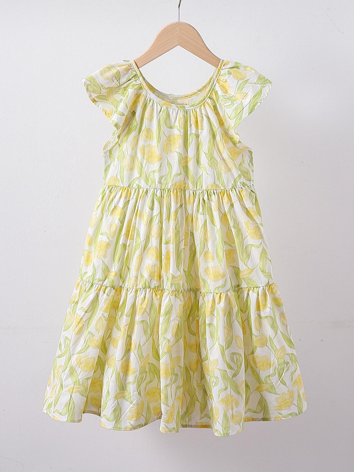 Robe à volants pour fille, à imprimé fleuri vert et jaune, légère et colorée, parfaite pour un look estival frais et joyeux.